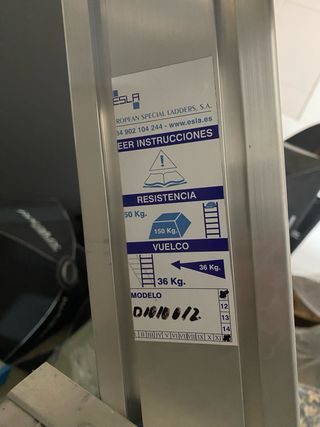 Escalera móvil industrial