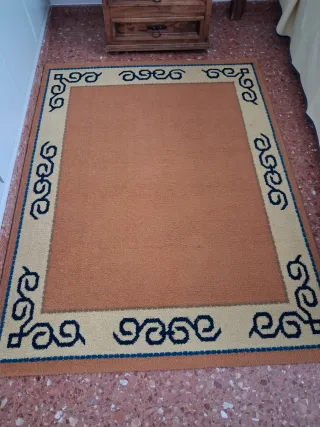 Alfombra decorativa naranja y beige