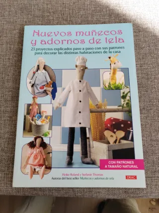 NUEVOS MUÑECOS Y ADORNOS DE TELA (Spanish Edition)