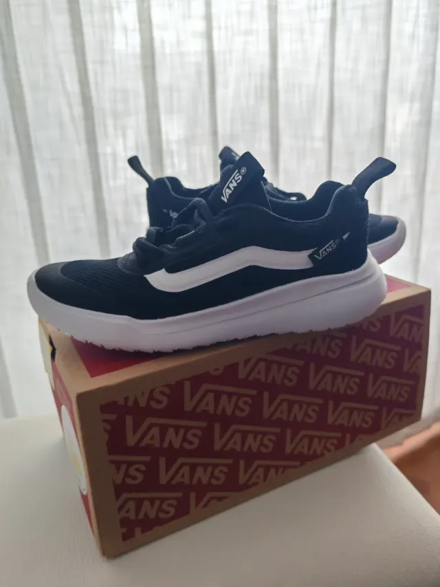 Zapatillas Vans niño negras N°29