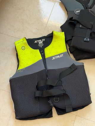 Chalecos Jobe Moto de Agua Talla S ,М , XL 