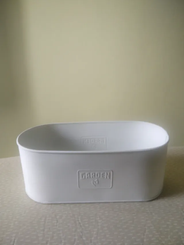 Macetero metálico blanco
"GARDEN"