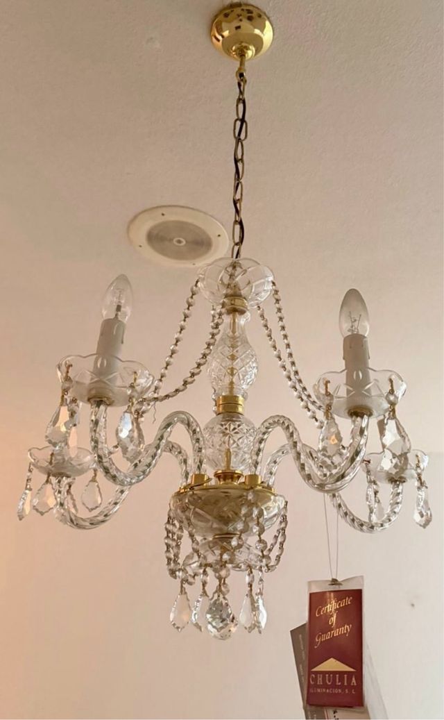 Lámpara de cristal dorada para comedor