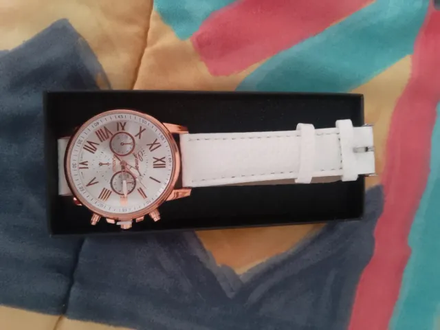 Set 3 relojes elegantes
Pack los 3= 15€
Uno=7€