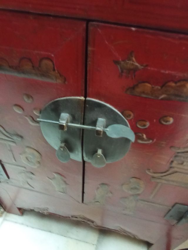 Urge.Mueble chino (último precio)