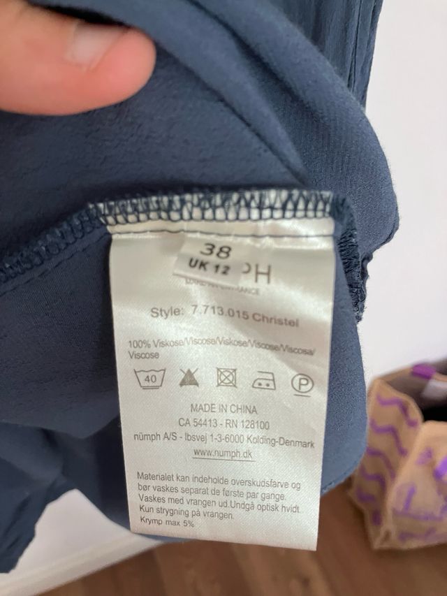 Blusa mujer cuello Peter Pan tachuelas