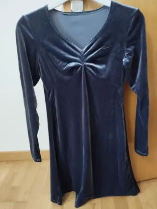 2 vestidos marrón y gris.