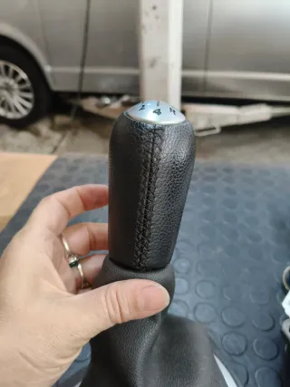 Pomo y funda cambio Renault Clio III 1.5 dci