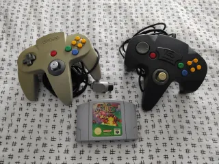 Controller per Nintendo 64 e gioco Mario 64