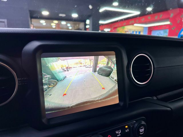 Jeep WRANGLER 4XE miniCamper 381cv