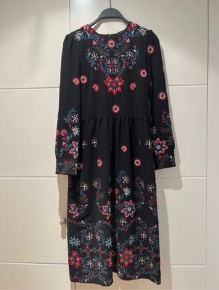 Vestido Zara negro bordado ideal para Halloween