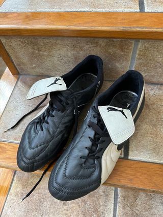 Zapatillas Puma Futbol Negras y Beige