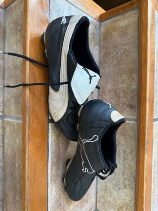 Zapatillas Puma Futbol Negras y Beige