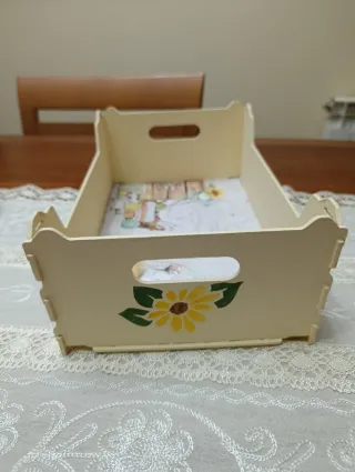 Caja de madera decorada con girasol