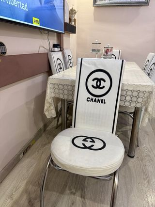 Mesa y Sillas Chanel Diseño Floral