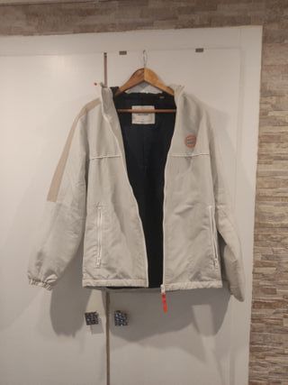 Chaqueta Jack Jones con capucha talla M-L