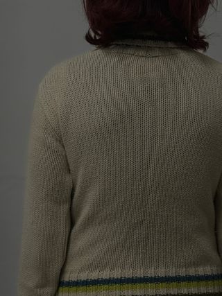 Jersey de cuello alto con diseño
