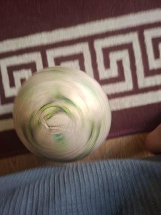 Balón de fútbol blanco y verde