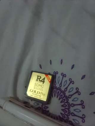 R4 SDHC GOLD Pro 2014