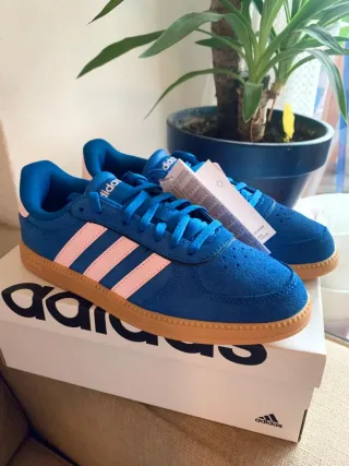 Zapatillas Adidas azules nuevas