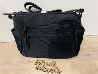 Bolso cruzado beige con textura