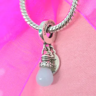 CHARM BOMBILLA LUZ ENCUENTRA TU LUZ