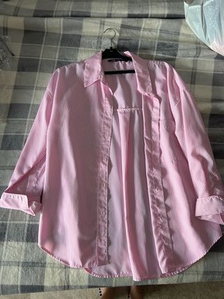 Camisa rosa de rayas