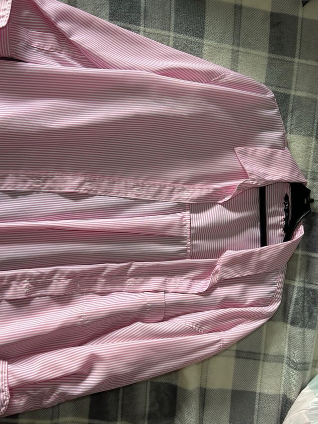Camisa rosa de rayas