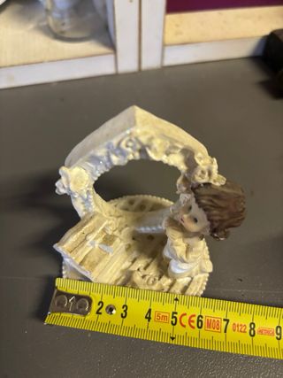Figura decorativa niño rezando