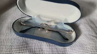 Gafas de sol con forma de estrellas azules