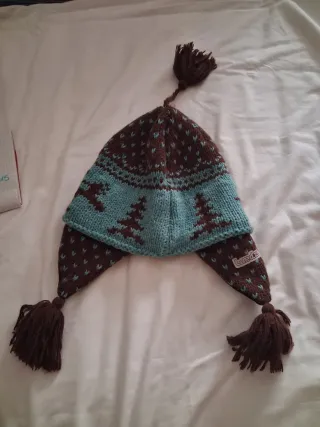 Cappello lvedze lana con paraorecchie