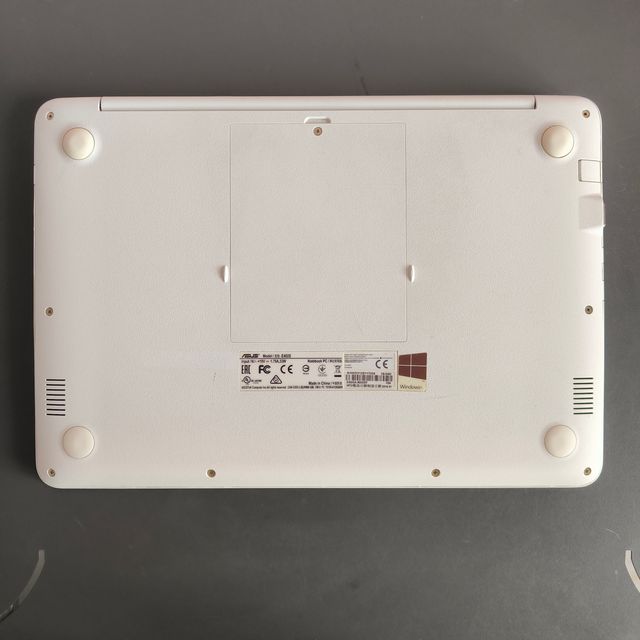 Notebook Asus 14" 4GB RAM 240GB SSD WiFi Win10