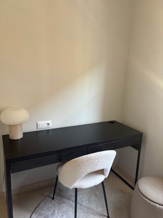 Escritorio negro con/sin silla