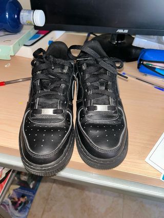 Nike Air Force 1 Negras Talla 42