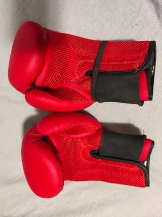 Guantes de Boxeo Outshock 10 Oz Rojos