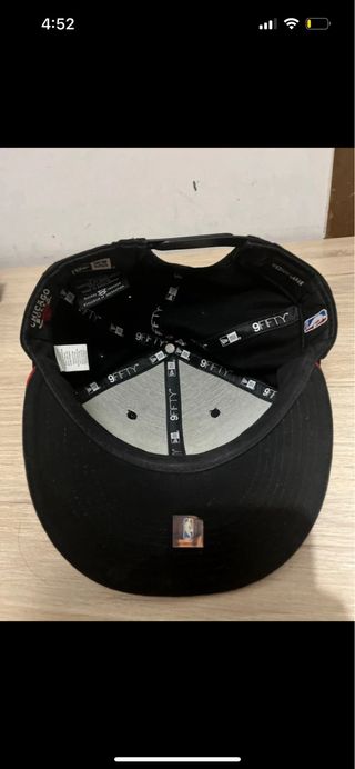 Gorra New Era Chicago Bulls Negra y Roja