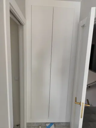 Se realizan trabajos de carpintería y fontanería