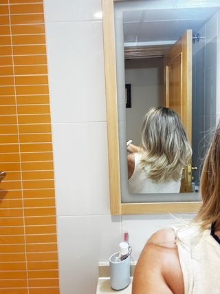 Peluca sintética rubia suave