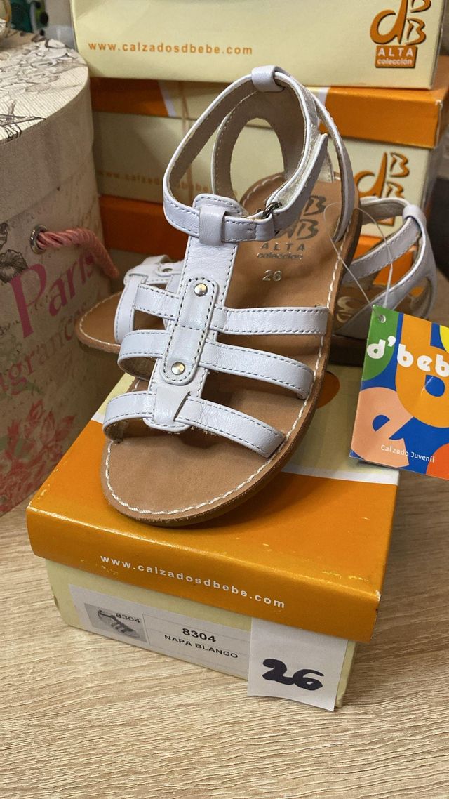 zapatos con Elegancia,estilo y comodidad para niña