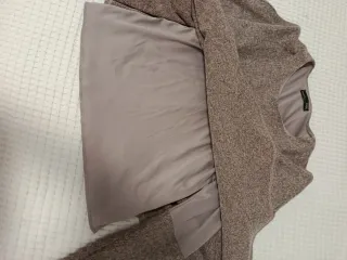Suéter capa beige y marrón talla M