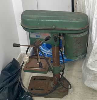 Taladro de columna para metal