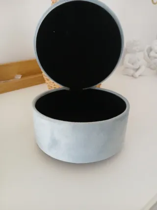 Caja joyero terciopelo azul bordado