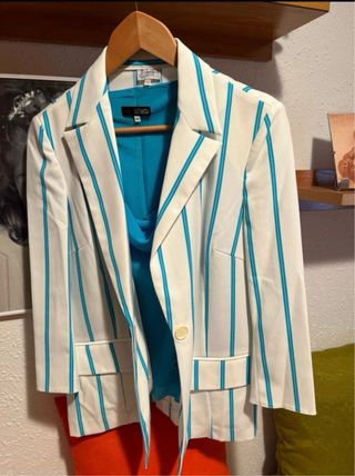 Traje de rayas mujer