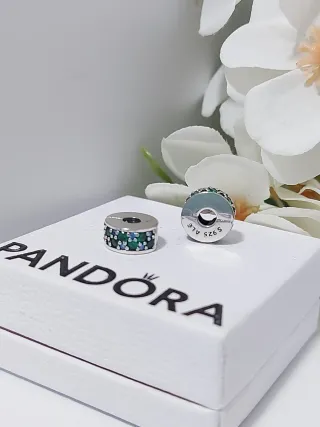 Pandora Charm Azul y Verde