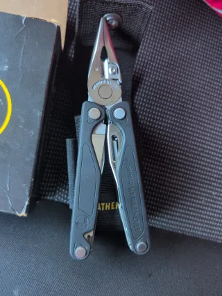 Navaja Multiusos Leatherman Charge+