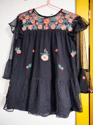 Túnica Zara bordada flores Talla 38