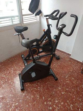 2 Bicicletas Fijas Darwin Evo 30 y Domyos Decathlo