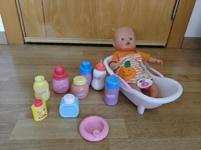 Nenuco bañera y muñeco con accesorios