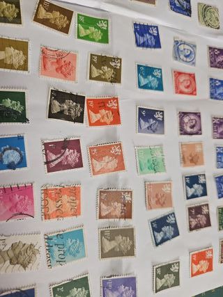 126 Sellos Ingleses Reina Isabel II