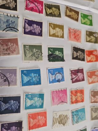 126 Sellos Ingleses Reina Isabel II